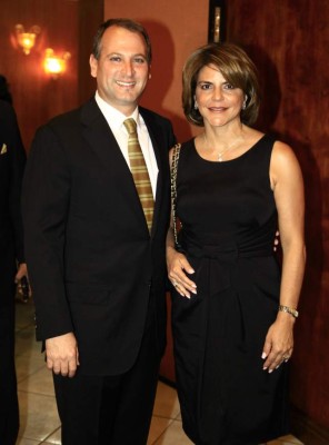 Velada de distinción para Karim Qubain