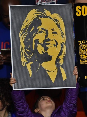 Hillary Clinton y Trump más cerca de ser investidos como candidatos presidenciales