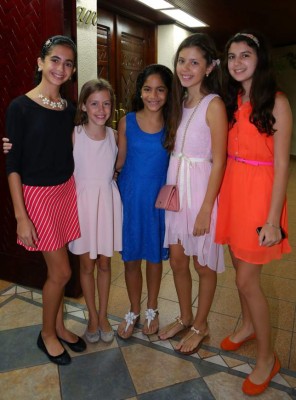 Napoleón Larach celebra su natalico