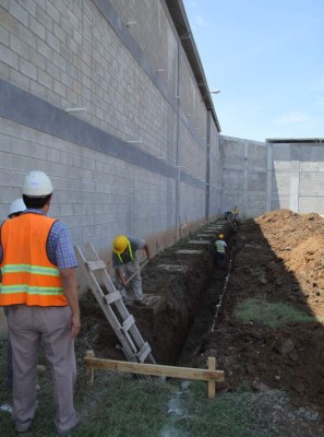 Reanudan trabajos en el centro penal y aseguran no más atrasos
