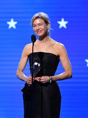 SANTA MONICA, CALIFORNIA - JANUARY 12: Renée Zellweger accepts the Best Actress award for 'Judy' onstage during the 25th Annual Critics' Choice Awards at Barker Hangar on January 12, 2020 in Santa Monica, California. Amy Sussman/Getty Images/AFP