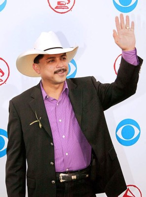 Cantante Emilio Navaira en estado crítico tras accidente