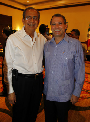 Consul de México José Omar Hurtado es agasajado