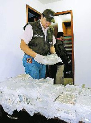 Incautan $10 millones a narcos