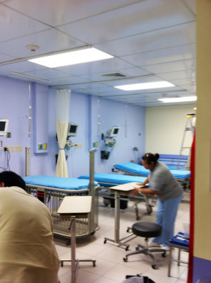 Llevan ayuda al hospital para niños quemados