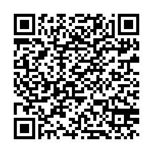 Escolares de El Merendón estrenan pupitres