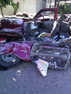 Fatal accidente entre rastra y varios vehículos deja al menos dos muertos