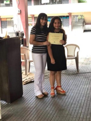 'A veces tenemos que ser padre y madre para los niños”