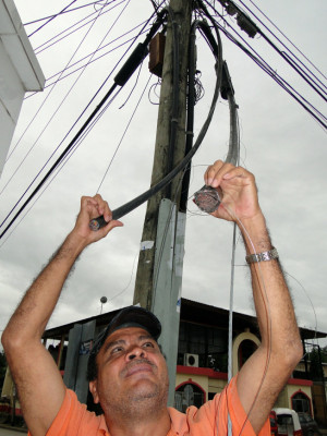 Robo de cable deja al 50% de Santa Rita sin señal telefónica