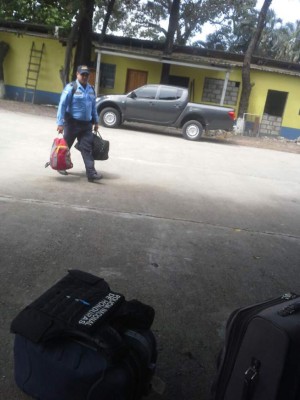 De sorpresa remueven a 70 policías en La Ceiba, Atlántida