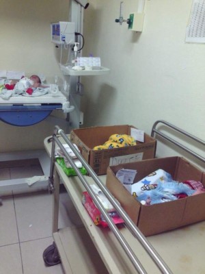 Polémica en hospital de La Ceiba por fotos de bebés en cajas