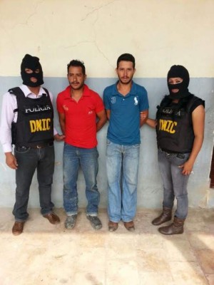 Los capturan tras enfrentarse a agentes