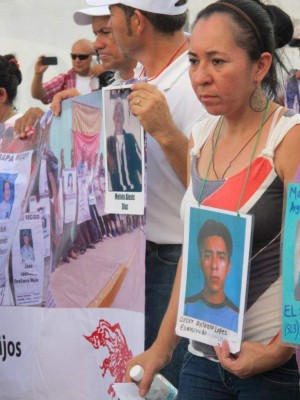 Hondureña en México pide ver cuerpo de su hijo, pero le entregan las cenizas