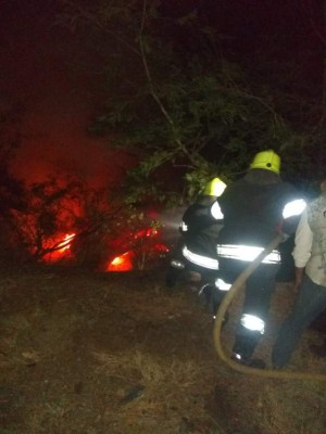 Vehículo se incendia con una persona adentro en Nacaome