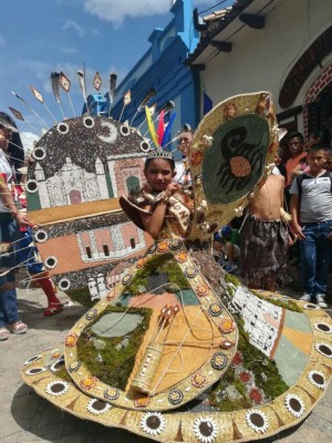 Gracias da ejemplo de identidad nacional al celebrar a Lempira