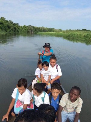 'Me gustaría tener lancha para llevarlos más seguros”: Maestro del Año