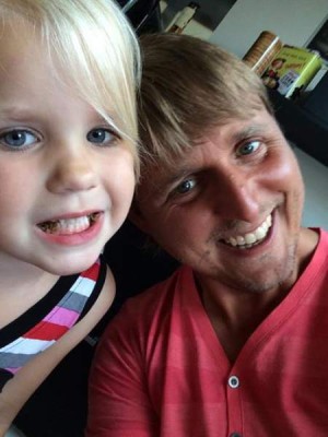 El alemán Cor Pan publicó en Facebook una fotografía del avión de Malasia que fue derribado.