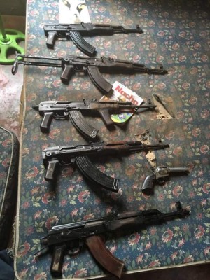 Capturan a hombre en posesión armamento de grueso calibre