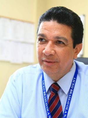 Estudiantes inauguran la microempresa Monster Ice