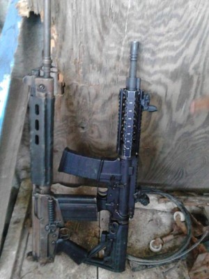 Decomisan armas de guerra a tres supuestos pandilleros en San Pedro Sula