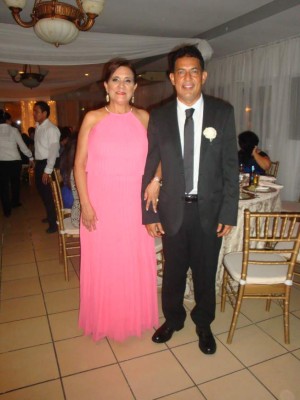 Brindis por el enlace de Xenia Bardales y Sergio Morales