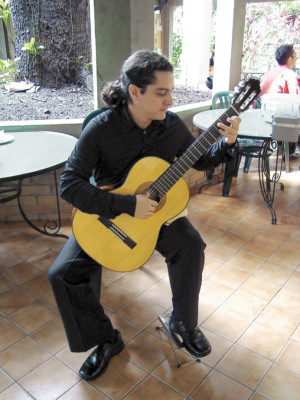 Mérito para guitarristas de Costa Rica