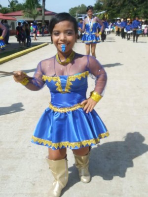 Palillona de 17 años se roba el 'show' en Ilanga, Colón