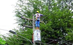 <b>En Barandillas solventaron los apagones cambiando un transformador dañado.</b>