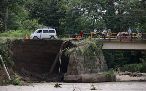 Tramos y carreteras destruidas dejó la tormenta Julia.