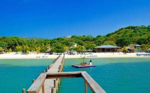 Uno de los muelles turísticos en la paradisíaca isla de Roatán.