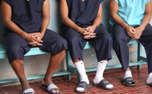 Más de la mitad de hombres de la sala de internamiento del hospital tienen historial delictivo.