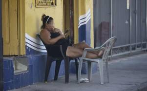 LA PRENSA Premium conversó a fondo con unos de los investigadores (solicitó omitir su identidad) de la unidad policial especializada de combatir el flagelo de la prostitución en Honduras y dio detalles de cuál es el rol de las maras y pandillas en este negocio.