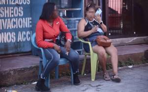 50 % de la paga es lo que apenas logran las mujeres que se dedican a esta actividad, o quizá menos. La mayor parte del dinero va a las arcas de organizaciones de trata de personas.