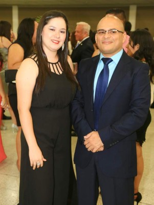 UTH agasaja a estudiantes