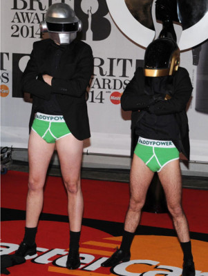 Estrellas brillan en los Brit 2014