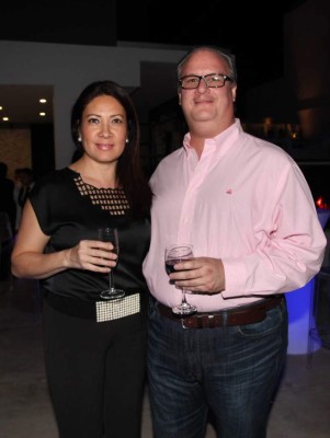 Coctel de inauguración por torre Malibú