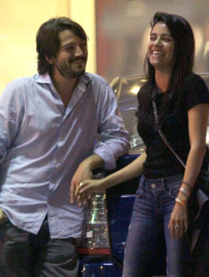 Diego Luna, muy feliz con Olga Segura