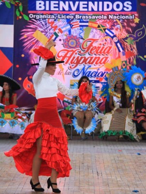 Gran fiesta de los países en el gimnasio del Complejo Olímpico