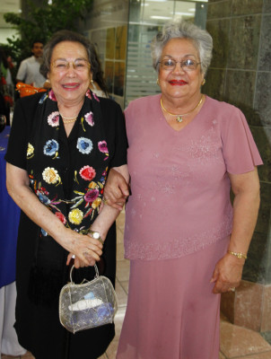 Ana María Alemán recibe reconocimiento