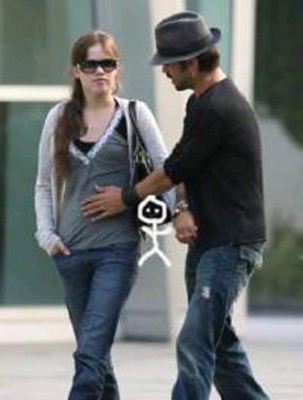 Novia de Colin Farrell está embarazada