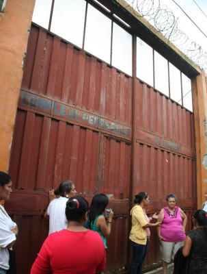 Otra revuelta en centro El Carmen