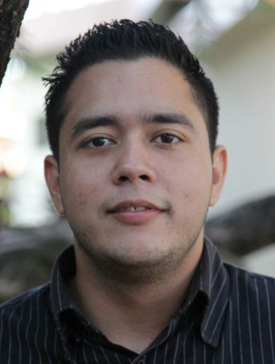 Guillermo Anderson canta en el 30 aniversario de El Buen Pastor