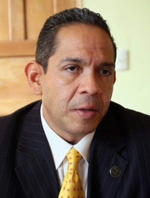 Nuevas y viejas caras van en fórmulas presidenciales en Honduras