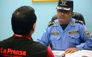 Enock fúnez, jefe policial del sector Rivera Hernández, en entrevista con Diario LA PRENSA.