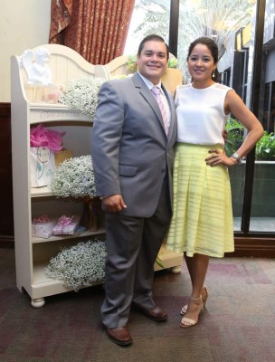 El bautizo de Montserrat Kawas Rápalo