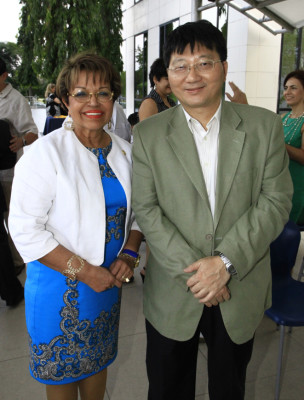 Erdulfo Laínez es homenajeado por Banco del País