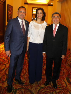 Consul de México José Omar Hurtado es agasajado