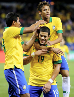 Brasil supera con lo justo a un Chile desteñido