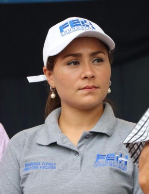 Escolares de El Progreso ya no se mojan al recibir sus clases