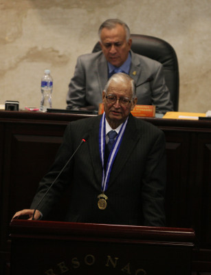 Eligen a Toribio Aguilera como diputado del año